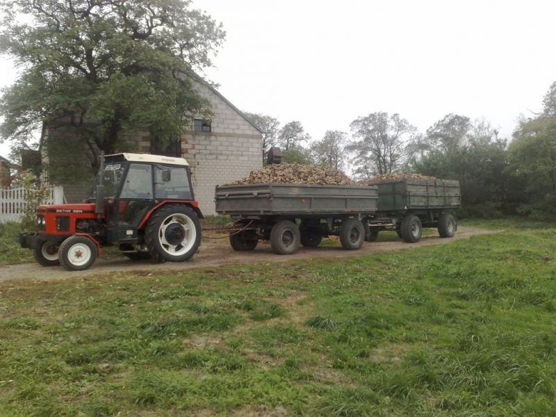 Zetor 5211 z  HL-ką i Czeszką.
