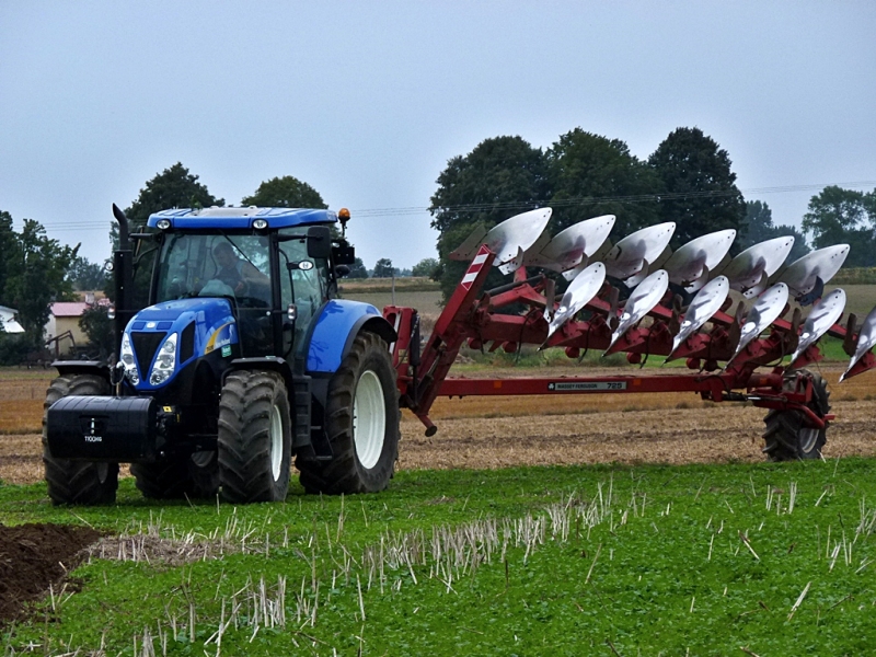 New Holland T6080 & MF 725