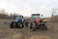 New Holland T6.155+rębak, Massey Ferguson 3080+przyczepa D47B