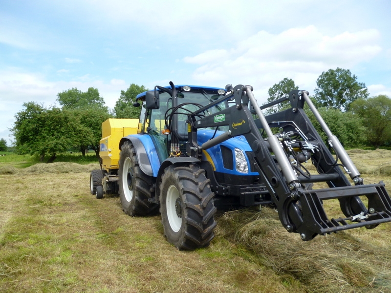 New Holland T5060/BR6090