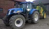 New Holland T7030AC + John Deere 832