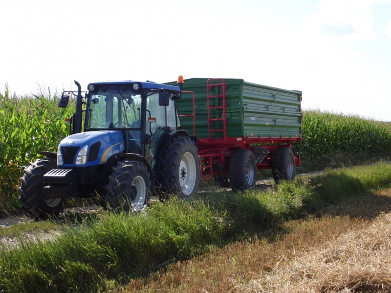 New Holland T4020 Deluxe i Warfama T-670