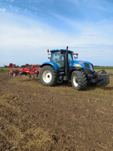 New Holland T6090 + Unia Cross