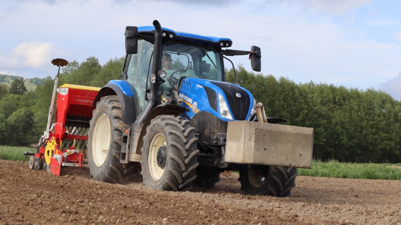 New Holland T6.180 & Pottinger Vitasem 302 ADD.