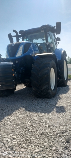 New Holland t6