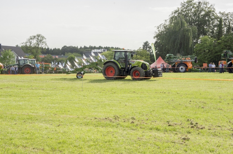 Claas Arion 650 + Amazone Cayron