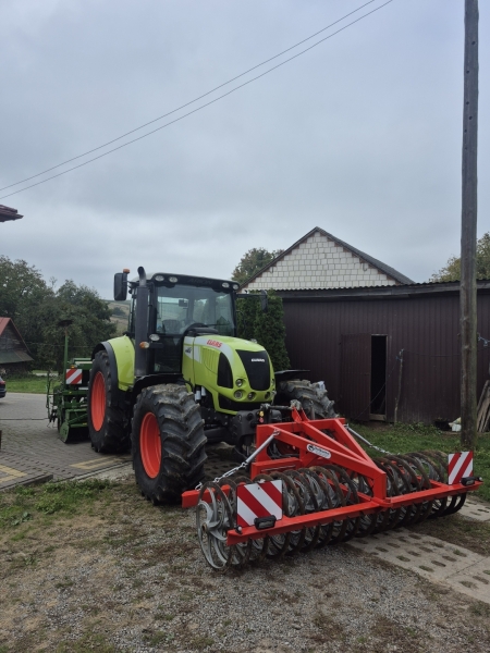 Claas Arion 620