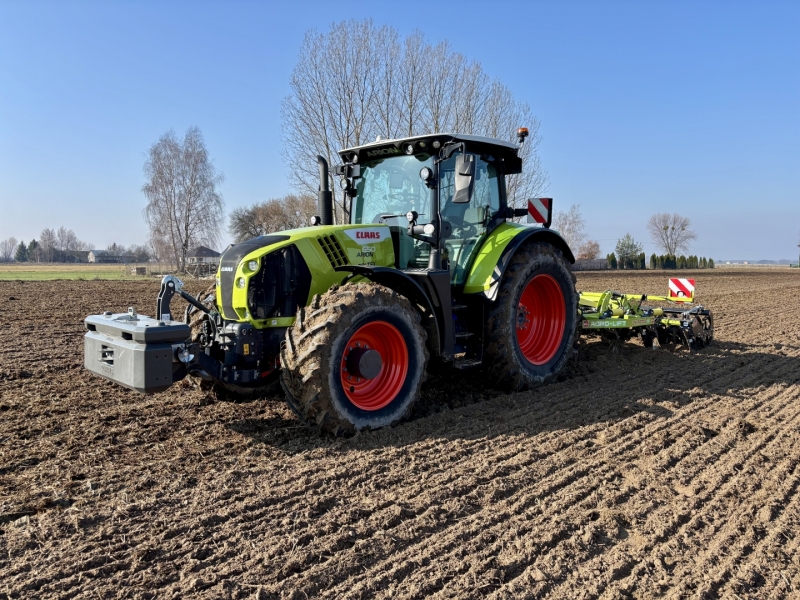 Claas Arion 650 + AgroLift DynamicPro