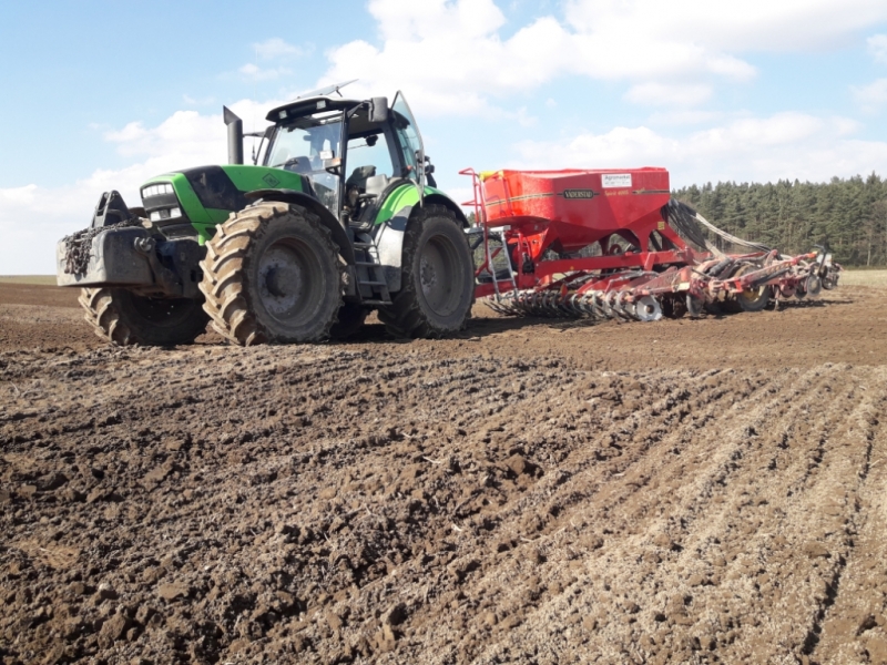 Deutz Fahr Agrotron M650 i Vaderstad Spirit 400 S Next