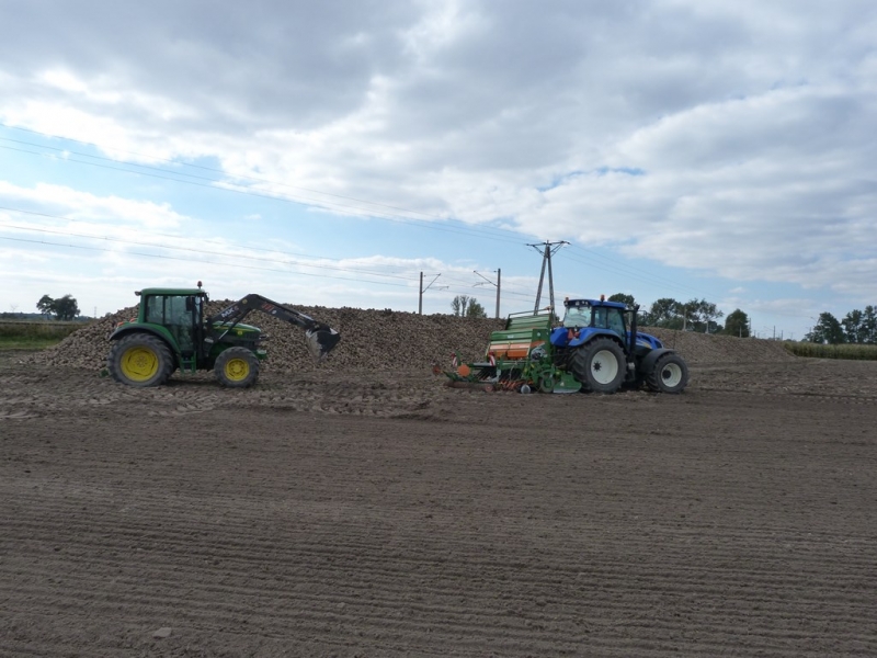 John Deere 6320 VS New Holland TVT190