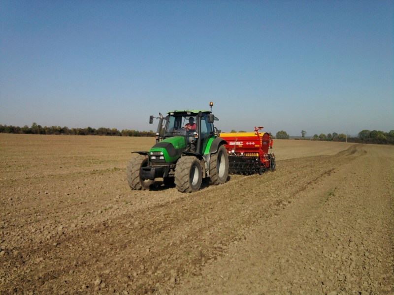 Deutz-Fahr Agrotron 128 & Junkkari Maestro 3000