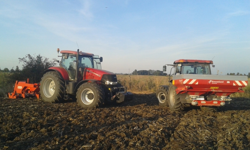Case Puma 215 i Atilla & JXU 95 i Kverneland HL