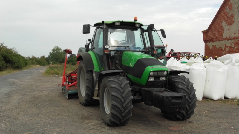 Deutz-Fahr Agrotron128 & V&N MasterDrill