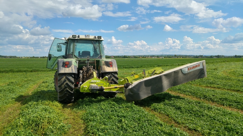 Fendt 412 Vario + Claas 3200 Disco Contour