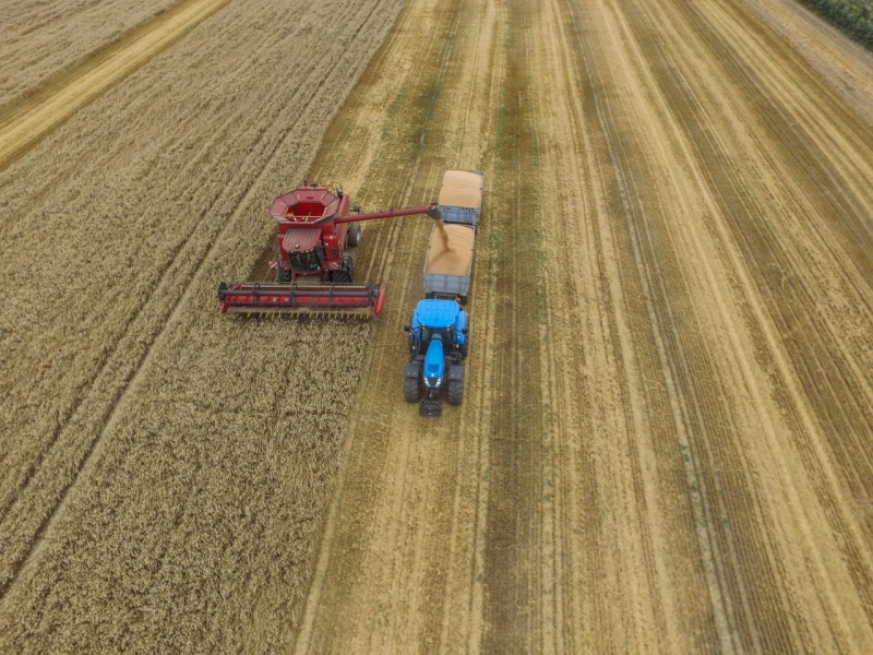 Case IH 2388 X-clusiv & New holland T7030 AC