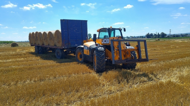 JCB 531-70AS + Krone ADP 22