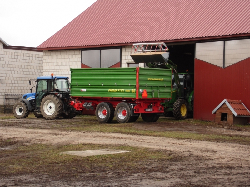 Pronar PT 512 i NH T4020