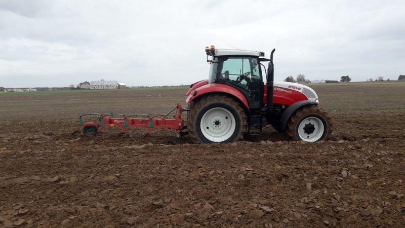 Steyr 6125 PROFI + Kverneland AB100