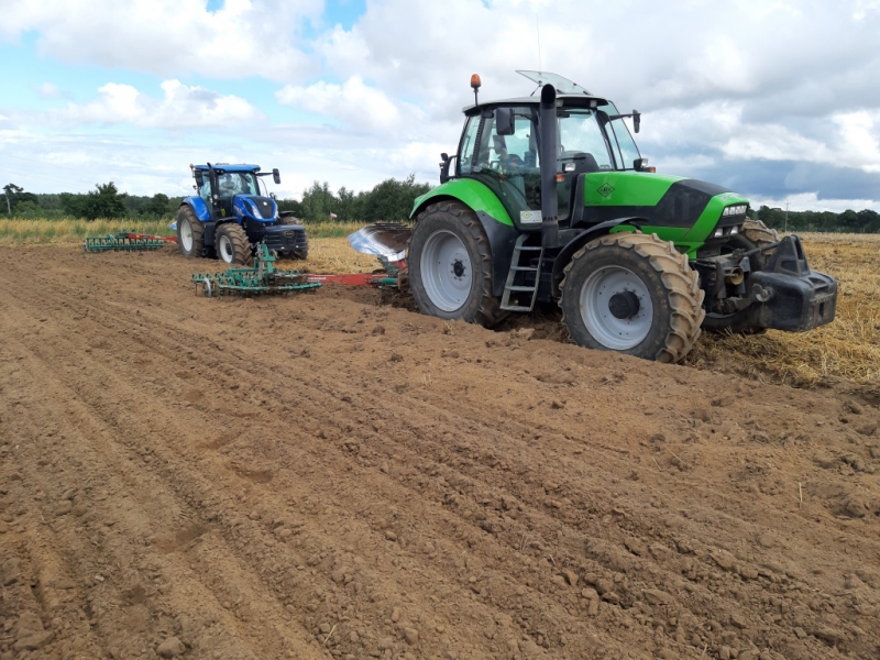 New Holland T7.270 AC I Deutz Fahr Agrotron M650