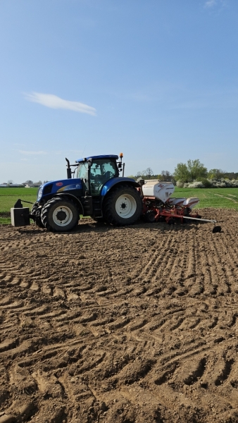 New Holland T6090 + Kuhn Maxima 3TS