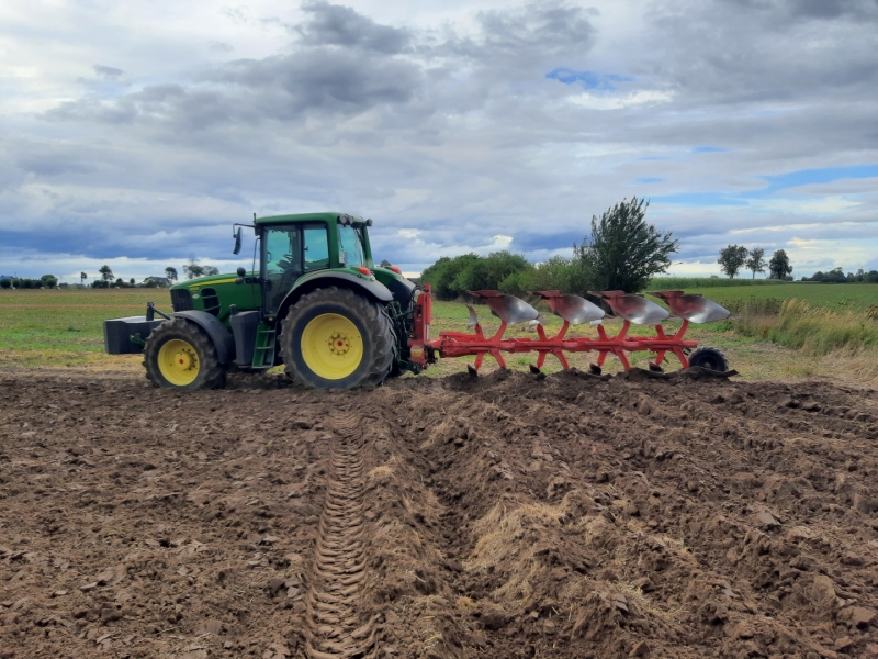 JD + KUHN MM152