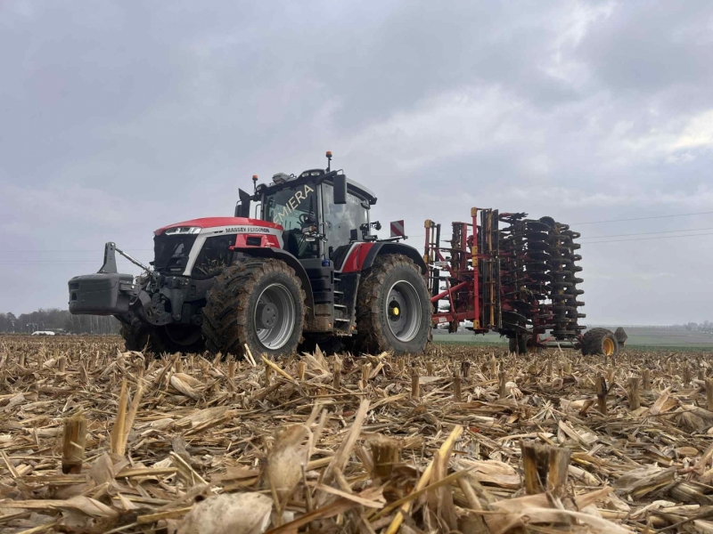 MF 9s.425 + Vaderstad carrier 525XL
