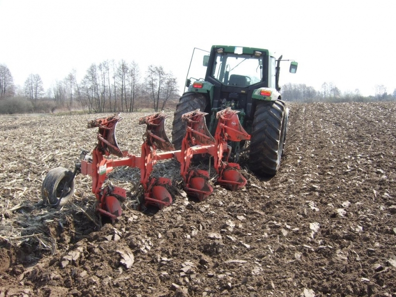 John Deere 6900 & Kuhn Master 102