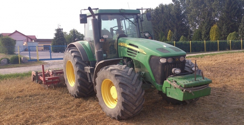 John Deere 7920