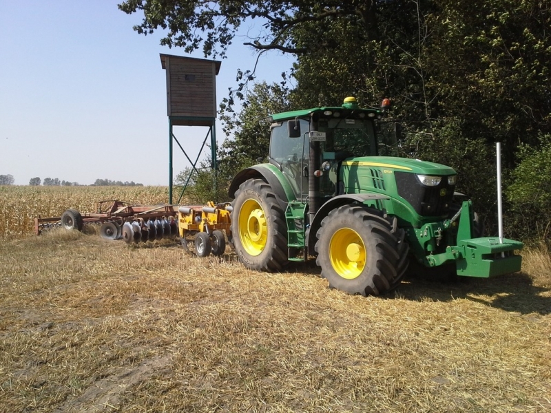 John Deere 6170R + głęboszo-talerzówka