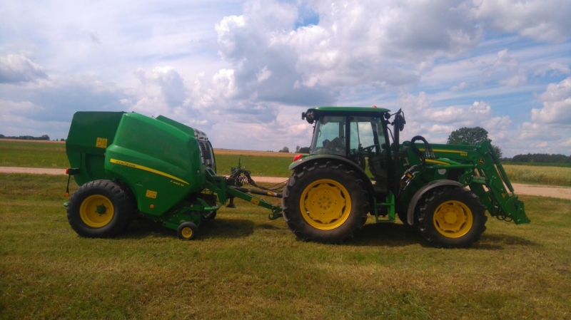 John Deere 5080R & JD  583 + John Deere F440M Multicrop