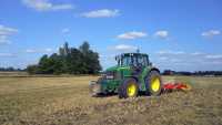 John Deere 7530 + Poettinger Synkro 3030