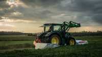 John Deere 6105R