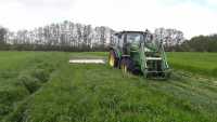 John Deere 5080R + Kuhn