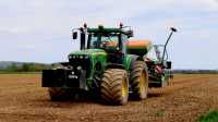 John Deere 8320 & Amazone Centaya 4000 Super.