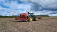 John Deere 6195M i Kuhn Sitera 3030